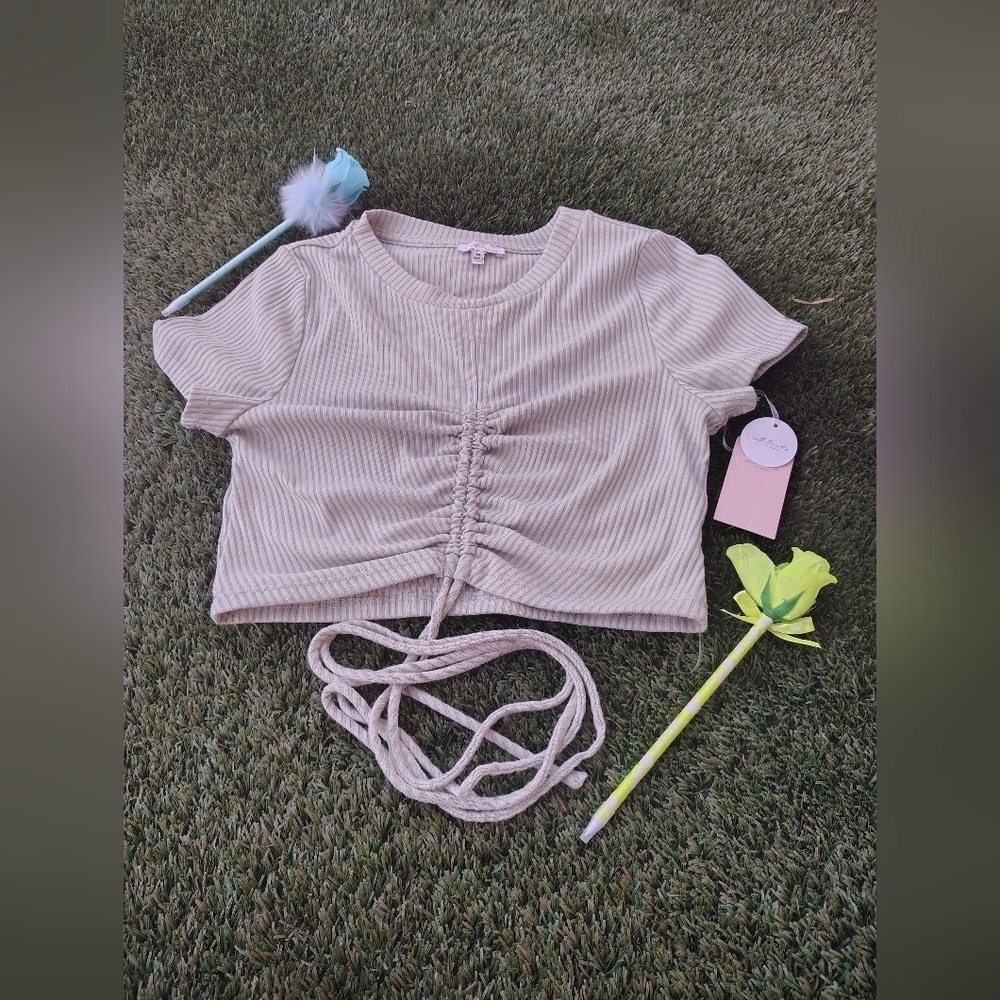 Buckle Gray Ruched Top